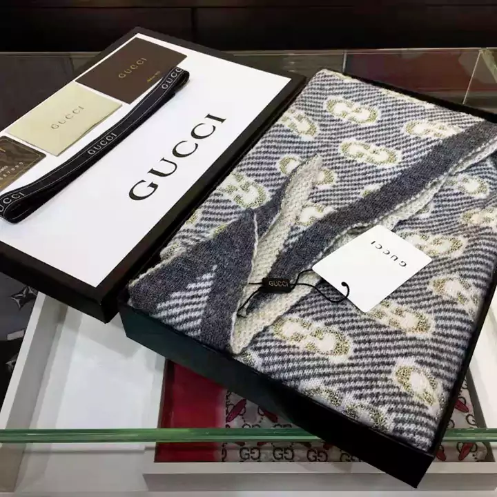 Gucci 定番柄 菱形ニットスカーフ